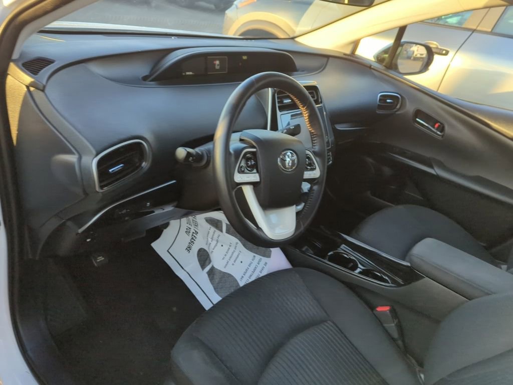 Used 2019 Toyota Prius Prime Plus image 7
