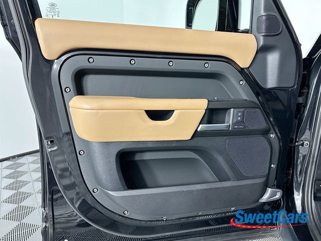 Used 2025 Land Rover Defender 110 V8 image 42