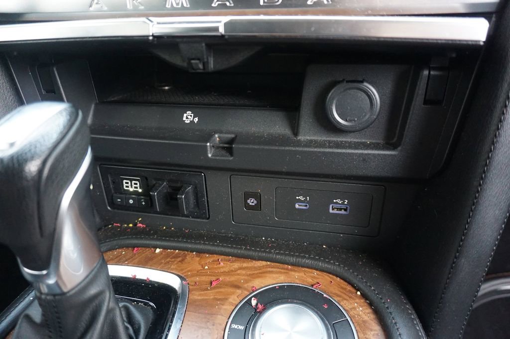 Used 2023 Nissan Armada SL w/ Captain's Chairs Package image 13