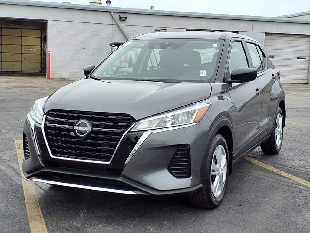 Certified 2025 Nissan Kicks Play S image 2
