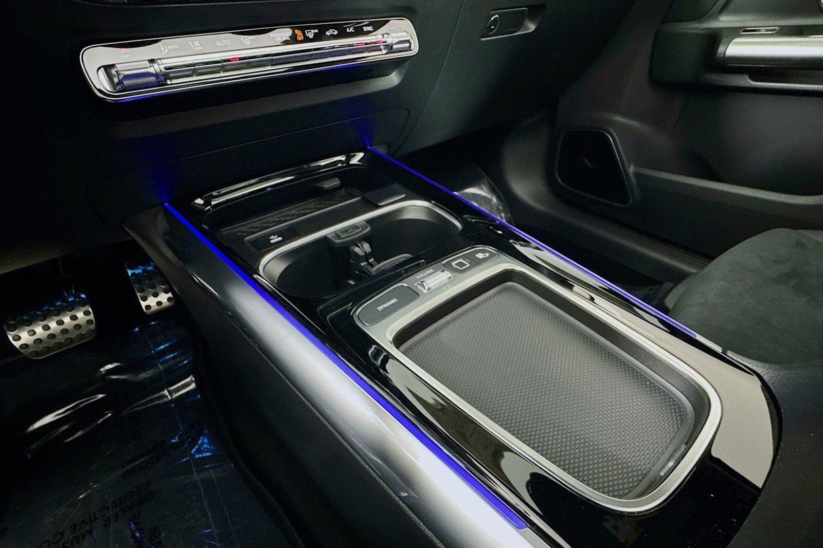 New 2026 Mercedes-Benz GLA 35 AMG 4MATIC image 5