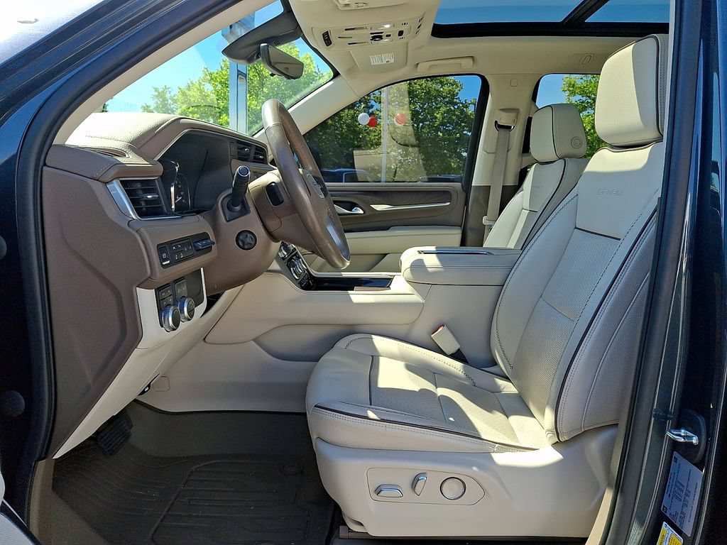 Used 2021 GMC Yukon Denali w/ Denali Premium Package AWD/4WD image 13