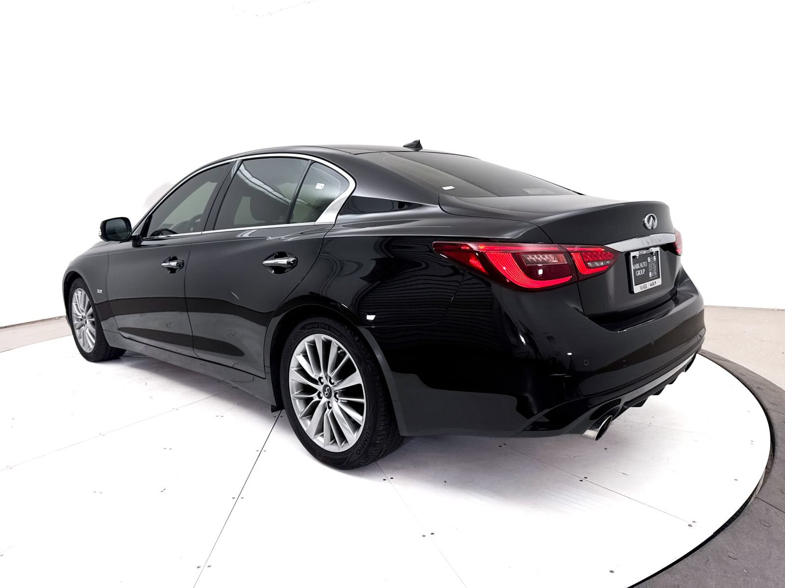 Used 2018 INFINITI Q50 Luxe w/ Essential Package (3.0T Luxe) RWD image 17