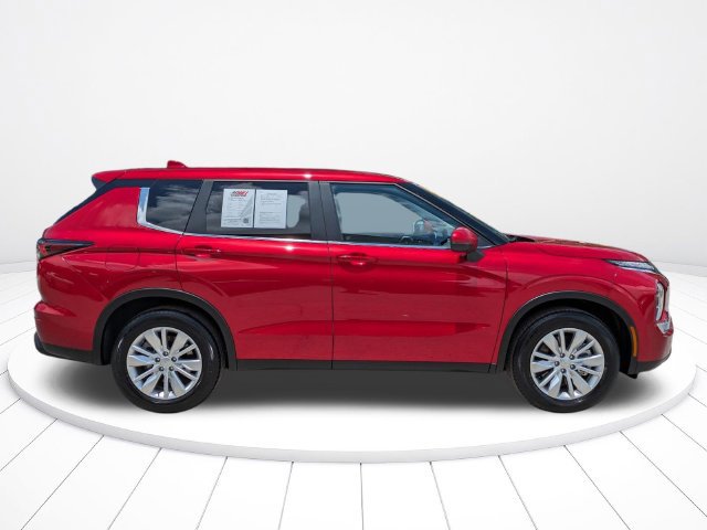 Used 2026 Mitsubishi Outlander ES FWD image 3