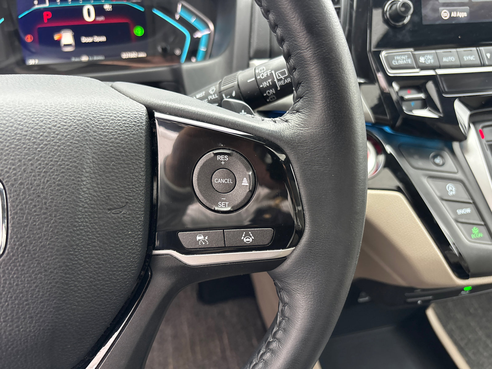 Used 2023 Honda Odyssey Touring image 18