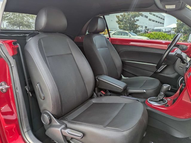 Used 2019 Volkswagen Beetle 2.0T SE w/ SE Premium Package FWD image 18