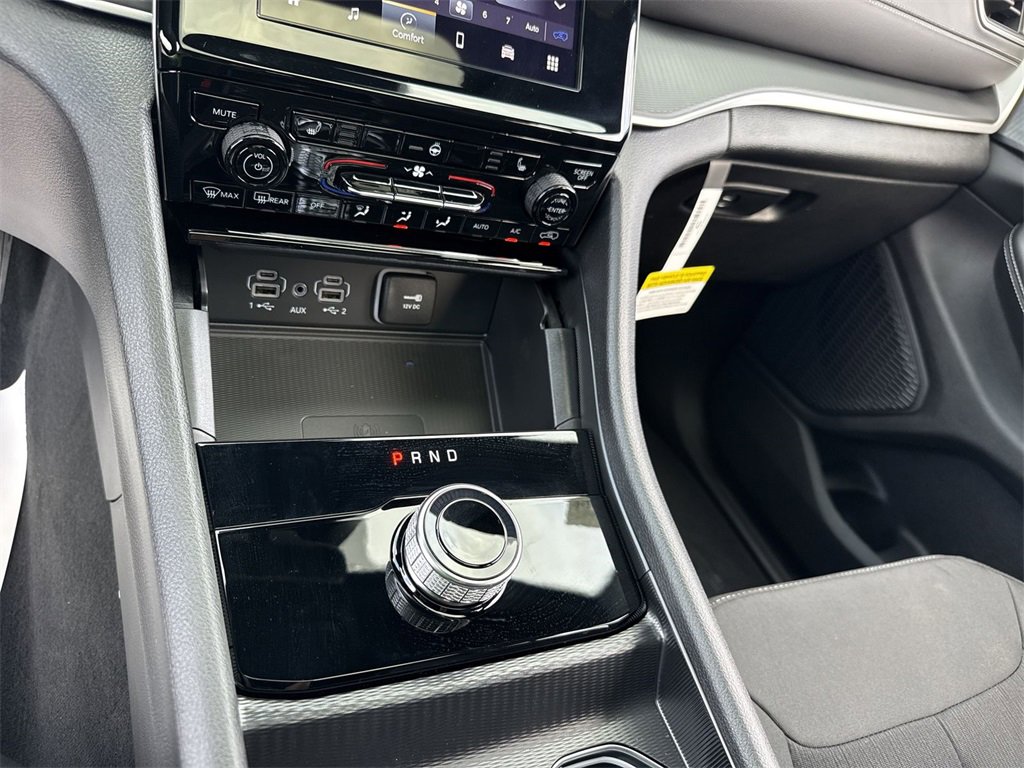 New 2025 Jeep Grand Cherokee Laredo X w/ Luxury Tech Group I image 20