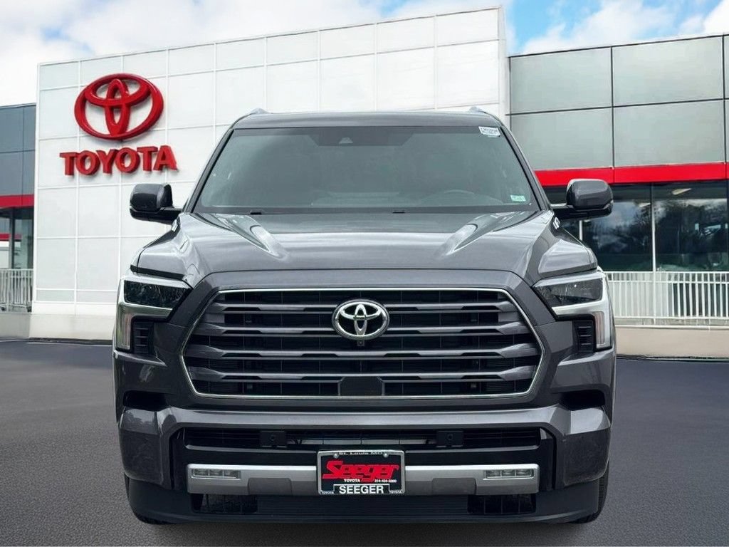 Used 2025 Toyota Sequoia Limited w/ Tow Technology Package AWD/4WD image 14