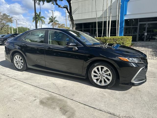 Used 2024 Toyota Camry LE FWD image 20