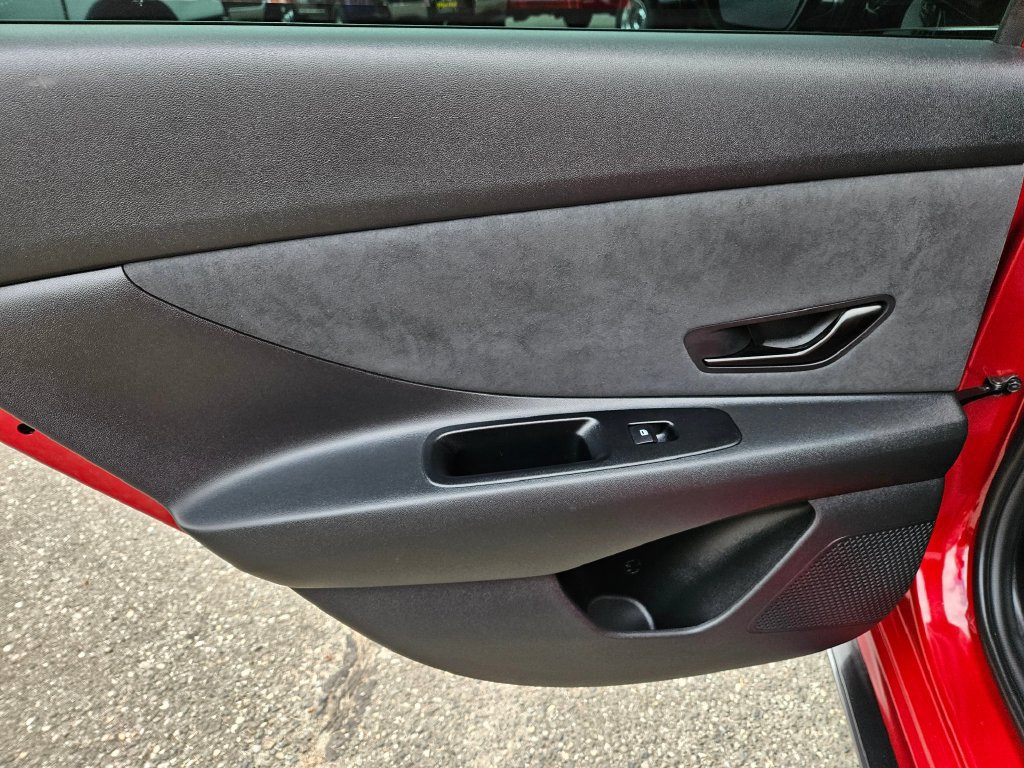 Used 2024 Hyundai Elantra N FWD image 13