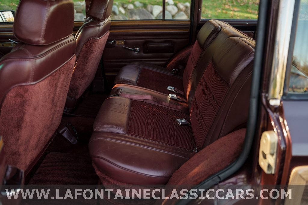 Used 1991 Jeep Grand Wagoneer Base image 89