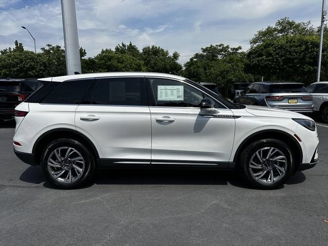 Certified 2023 Lincoln Corsair AWD w/ Equipment Group 101A image 4
