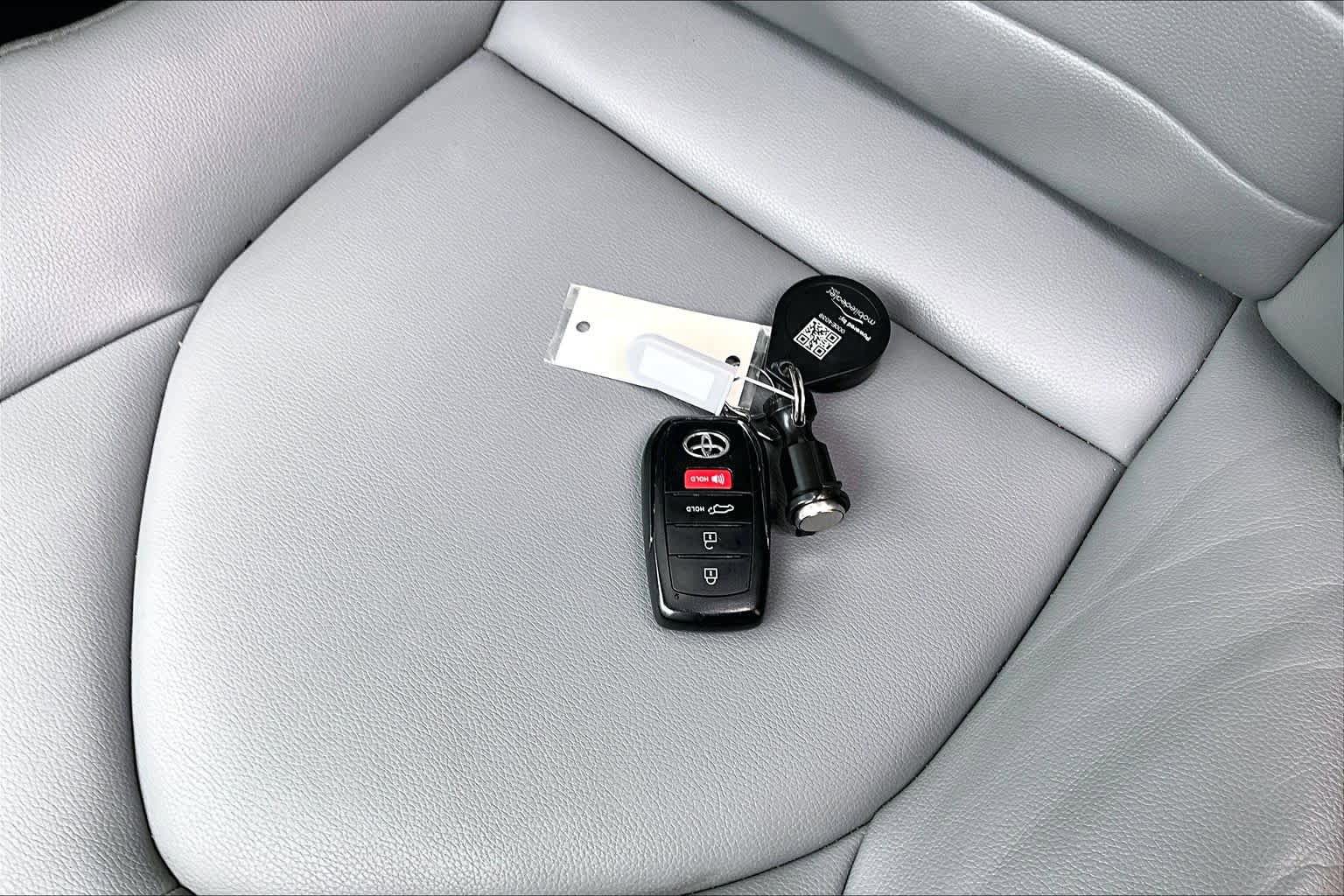 Used 2024 Toyota Highlander XLE FWD image 15