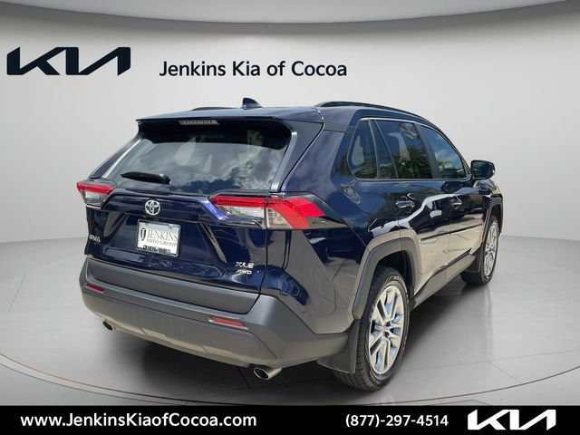 Used 2022 Toyota RAV4 XLE Premium AWD/4WD image 5