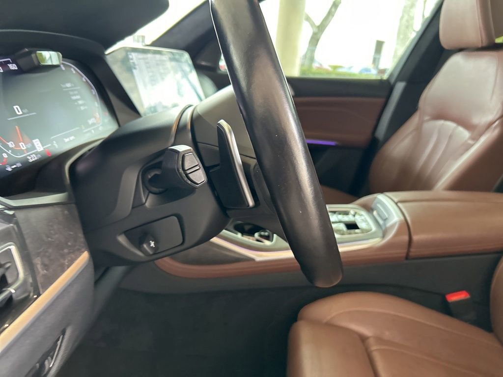 Used 2022 BMW X7 M50i w/ Dynamic Handling Package image 63