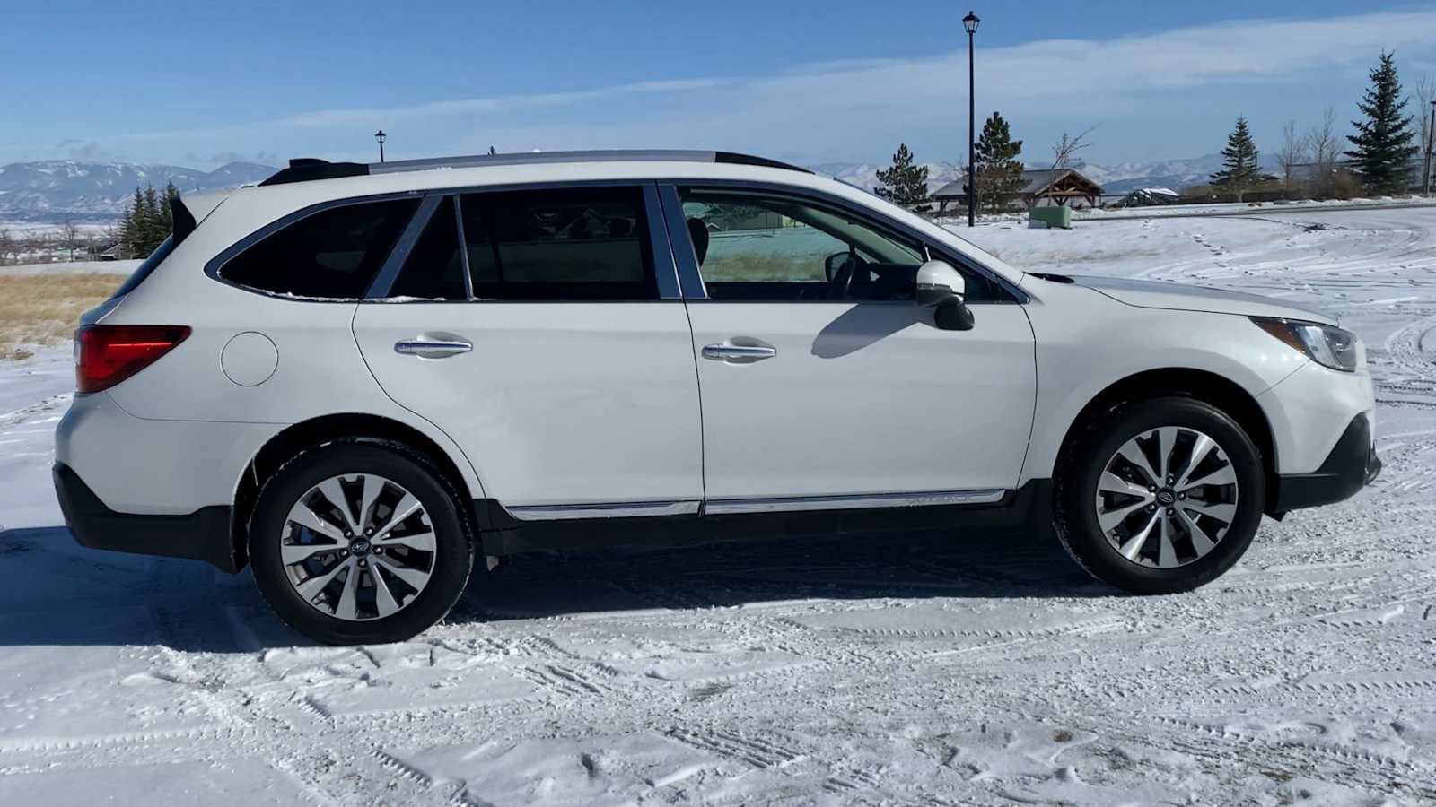 Used 2018 Subaru Outback 2.5i Touring image 9