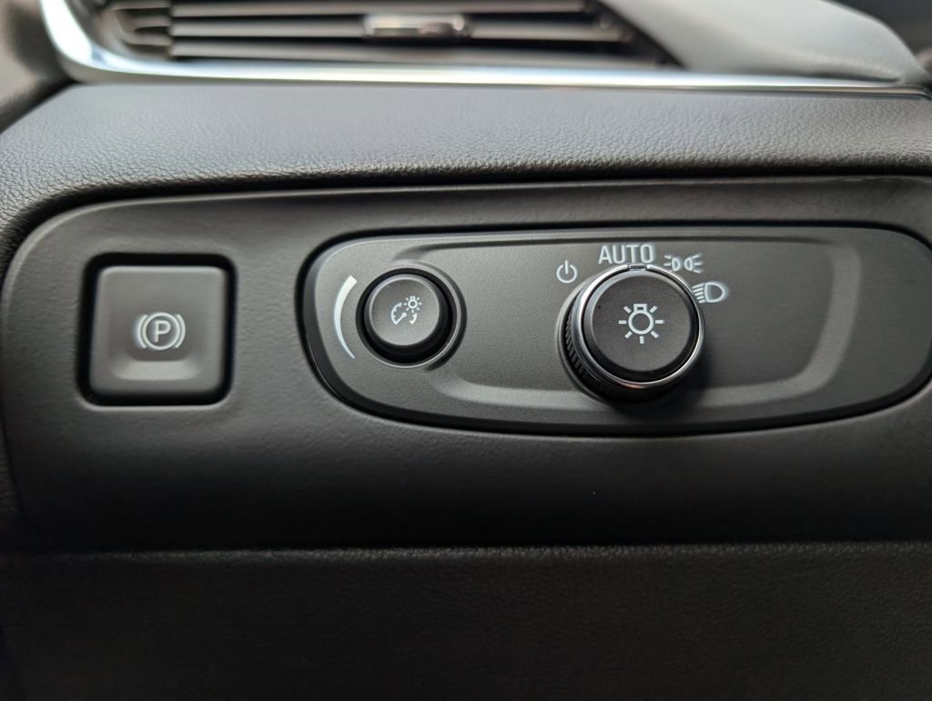 Used 2021 Buick Enclave Essence w/ Sound and Sites Package image 36