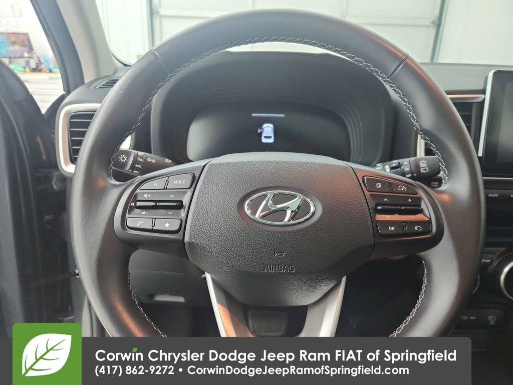 Used 2025 Hyundai Venue SEL FWD image 22