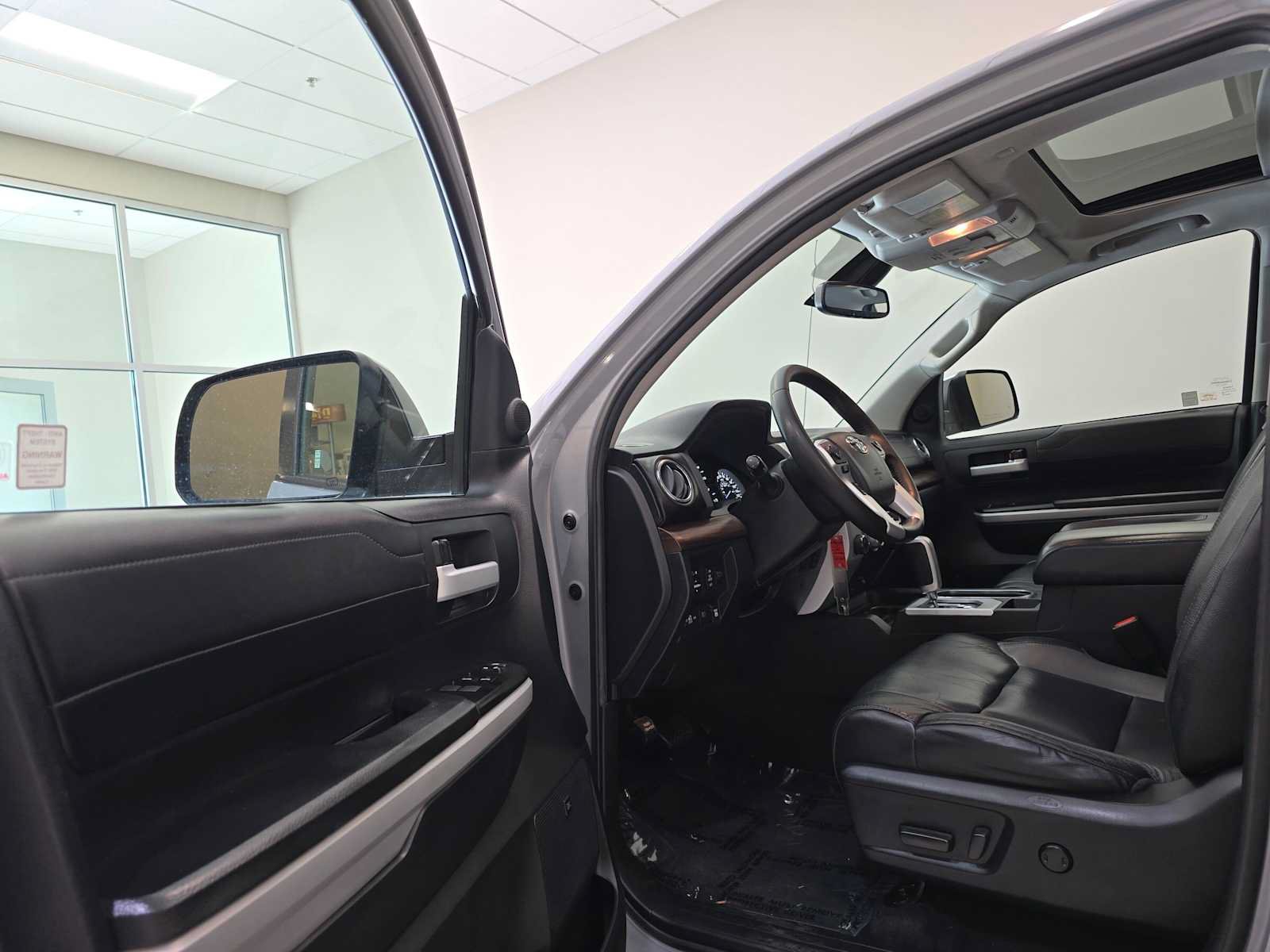 Used 2019 Toyota Tundra Limited w/ Limited Premium Package AWD/4WD image 22