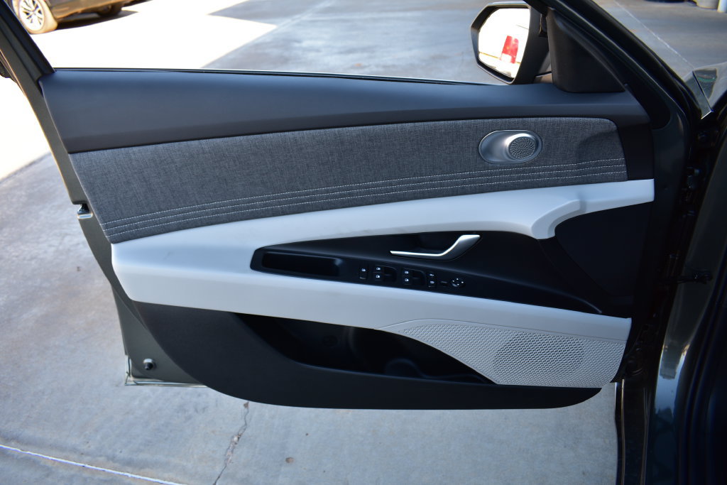 New 2026 Hyundai Elantra SEL Sport FWD image 14