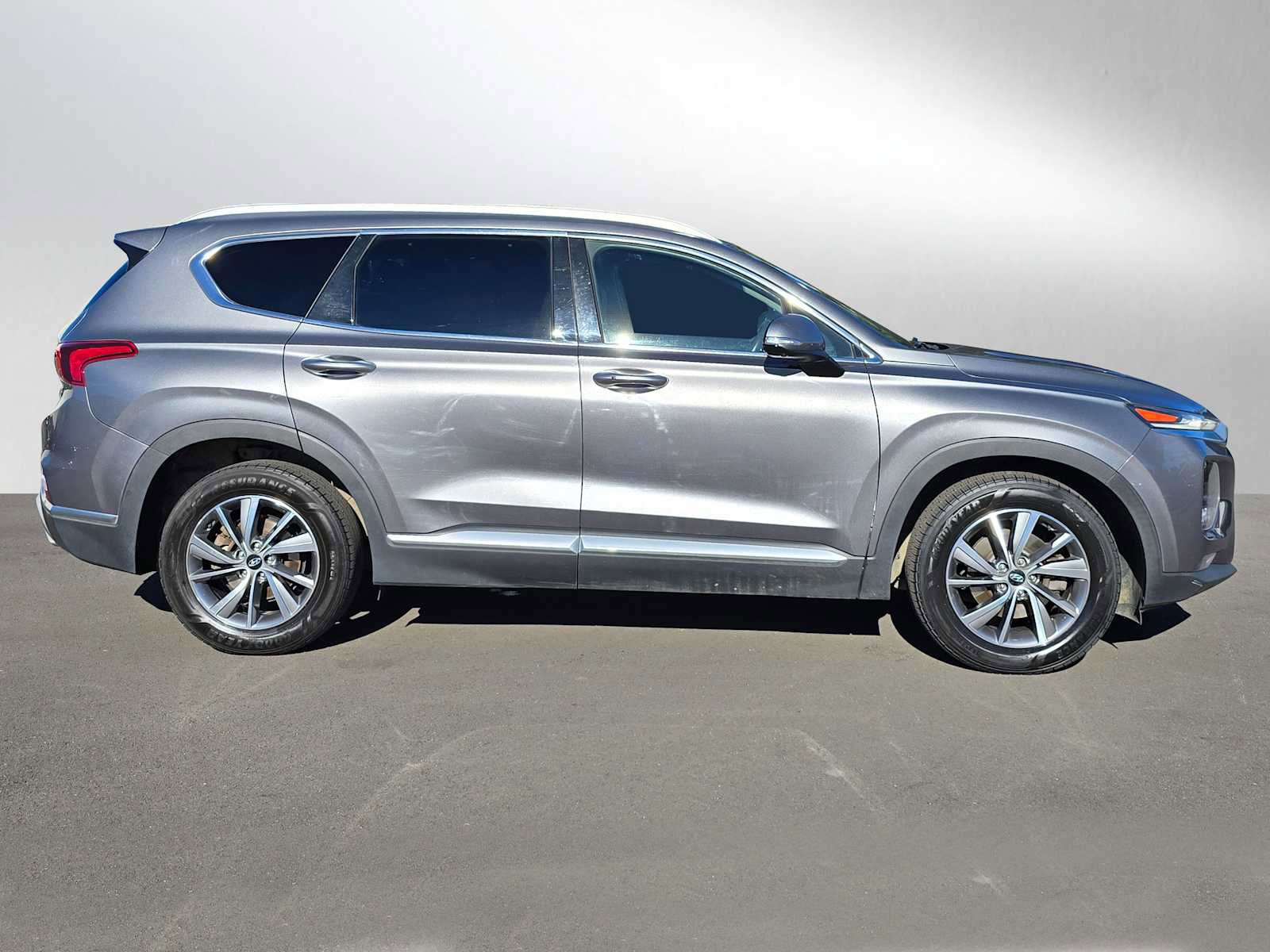 Used 2019 Hyundai Santa Fe Ultimate image 8