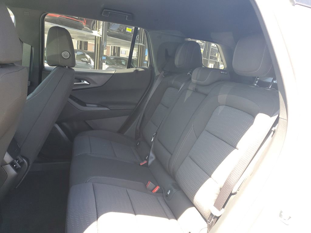 New 2026 Chevrolet Equinox LT w/ Safety and Technology Package FWD image 13