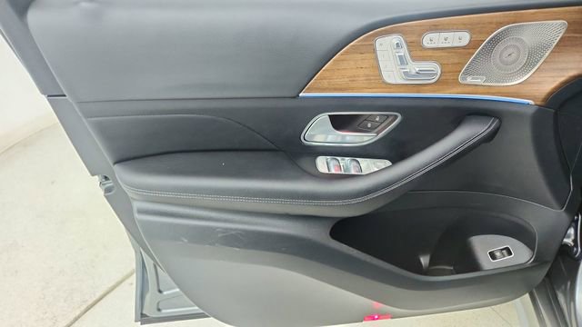 Used 2025 Mercedes-Benz GLS 450 4MATIC image 42