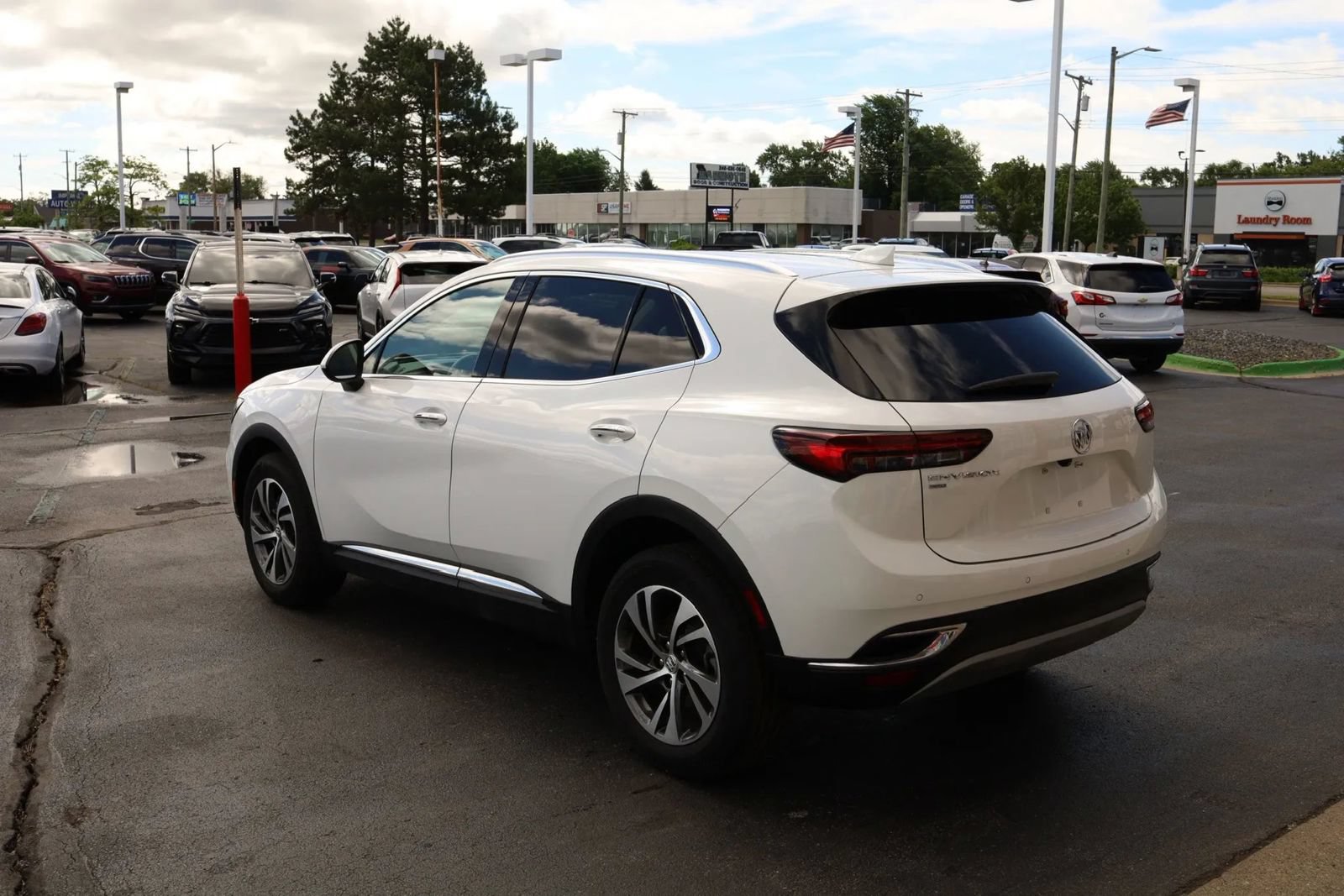 Used 2023 Buick Envision Essence AWD/4WD image 7