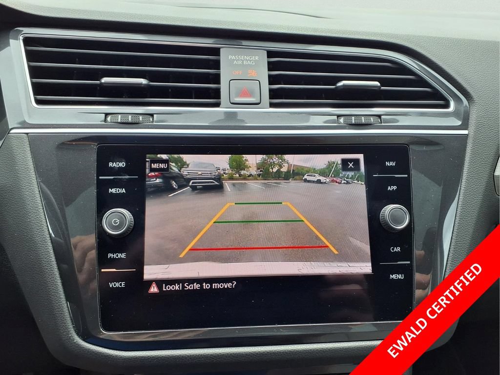 Used 2019 Volkswagen Tiguan SEL w/ 3rd Row Seat Package AWD/4WD image 18