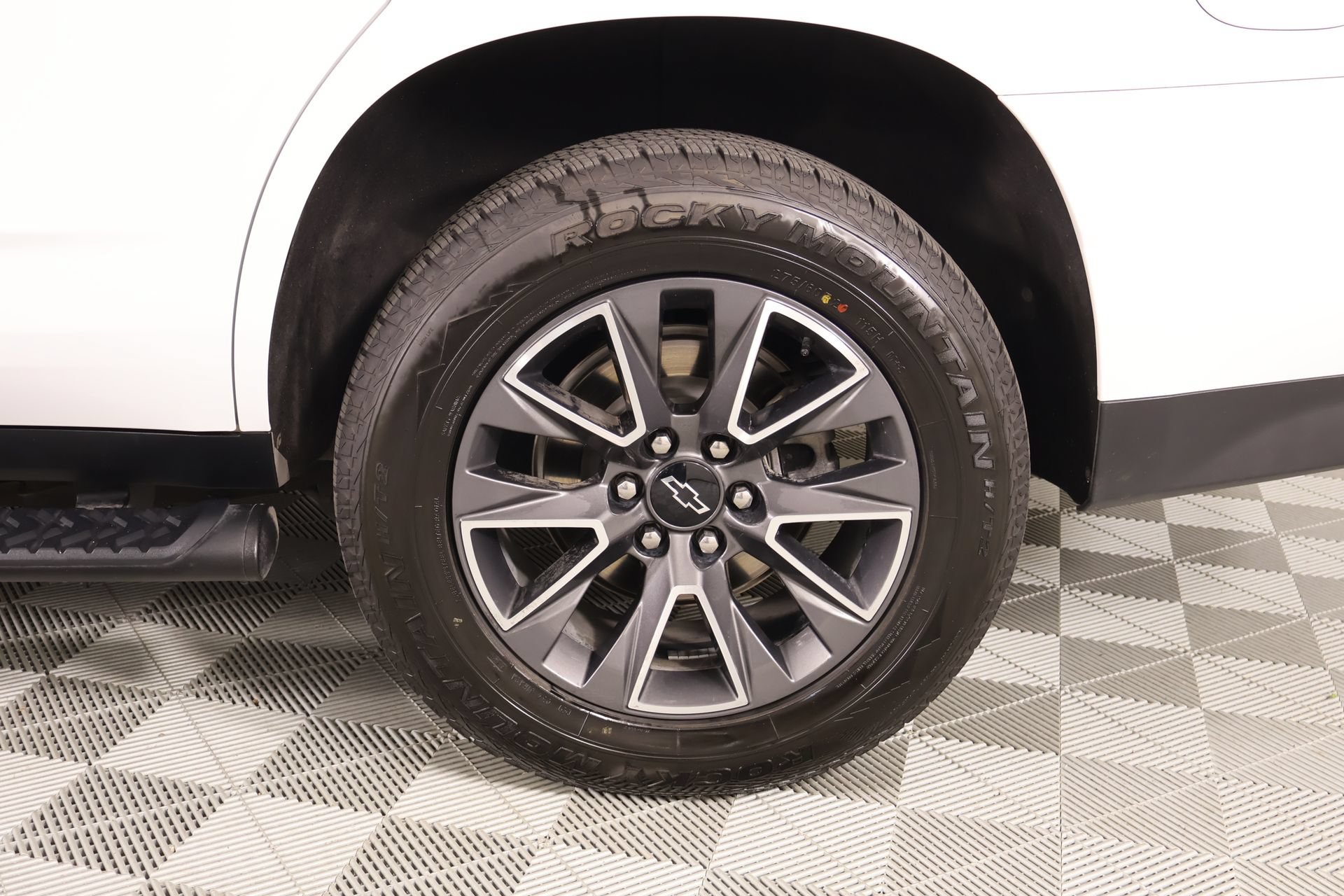 Used 2023 Chevrolet Tahoe Z71 w/ Luxury Package AWD/4WD image 20