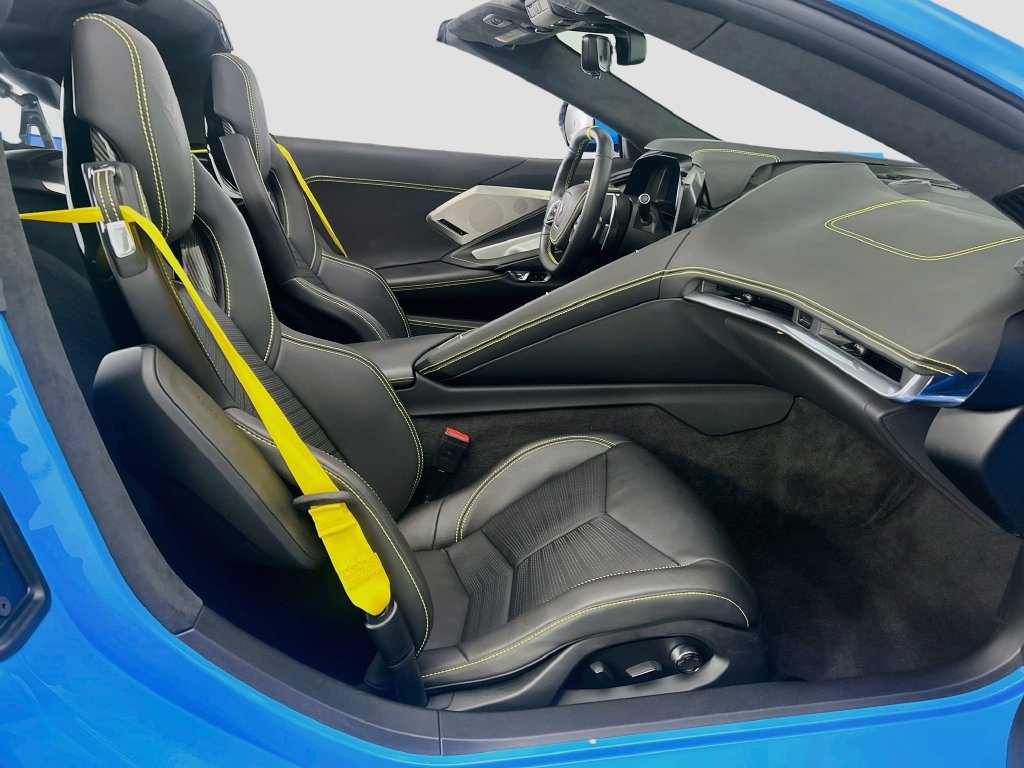 Used 2022 Chevrolet Corvette Stingray Premium Cpe w/ Z51 Performance Package RWD image 17