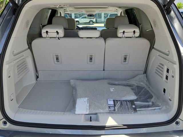 New 2026 Buick Enclave Avenir w/ Super Cruise Package FWD image 14