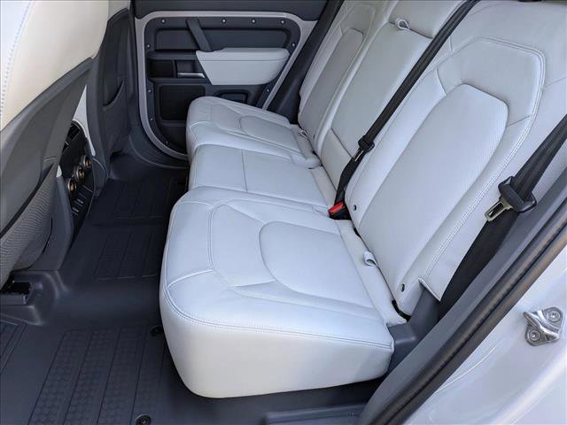 New 2026 Land Rover Defender 110 X-Dynamic SE image 15