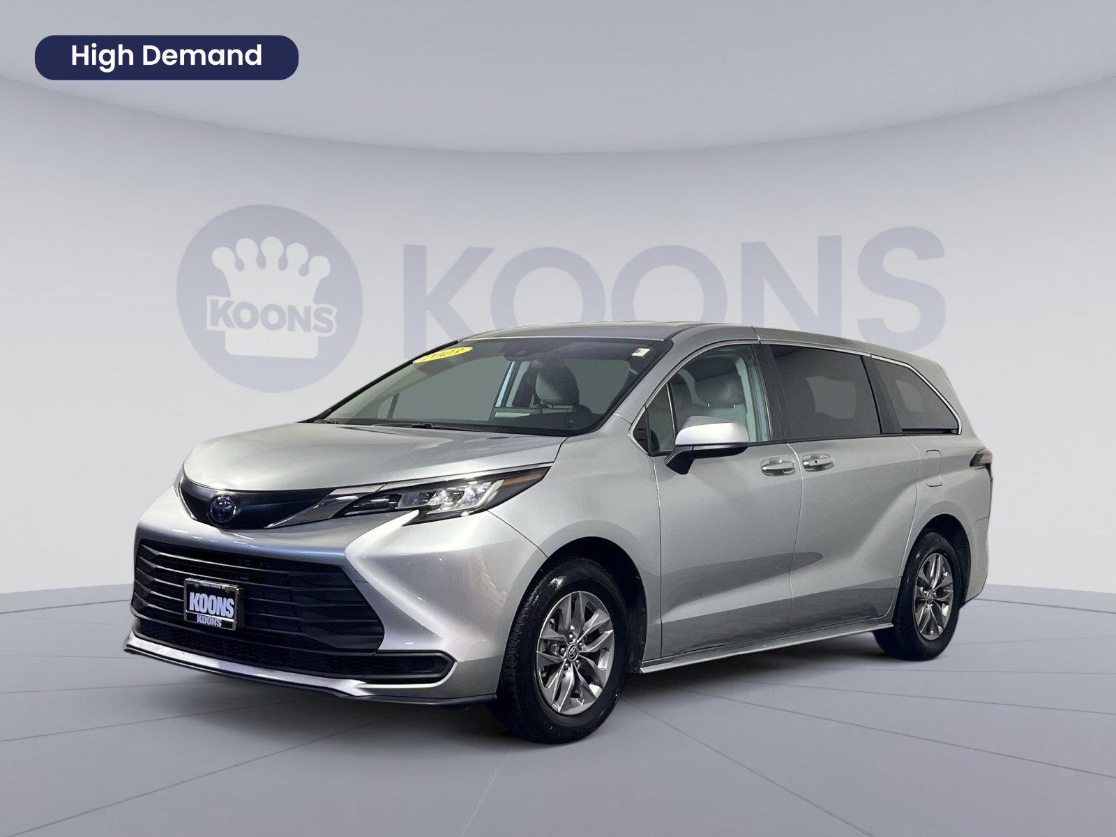 Used 2023 Toyota Sienna LE