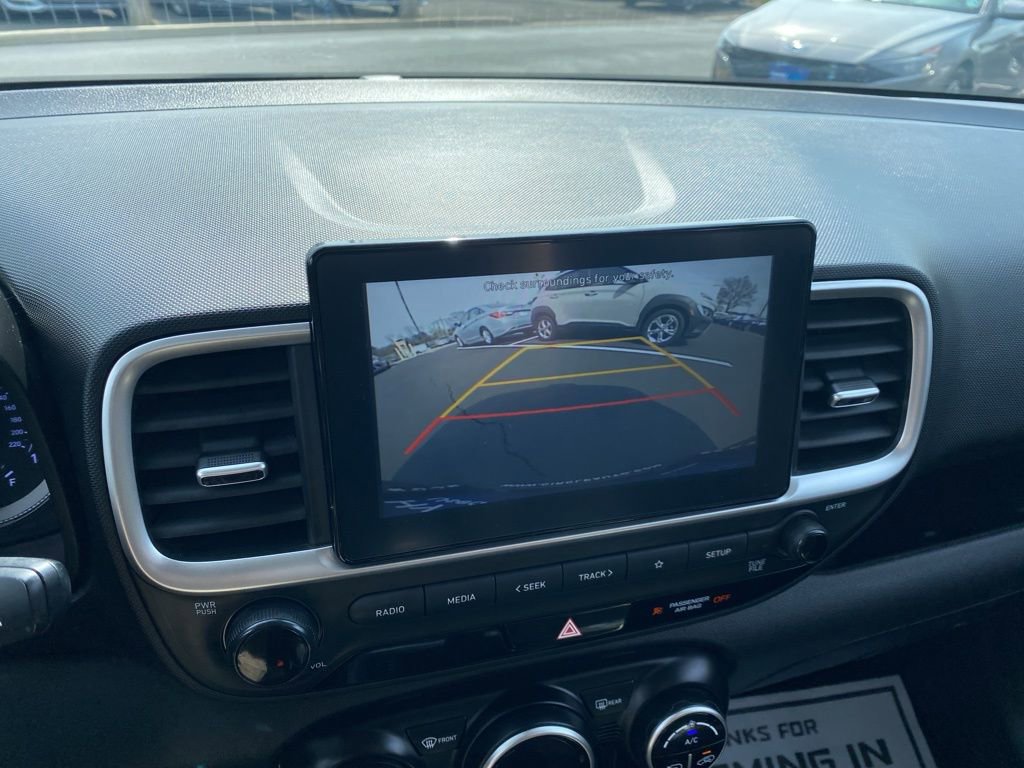 Certified 2022 Hyundai Venue SEL image 12