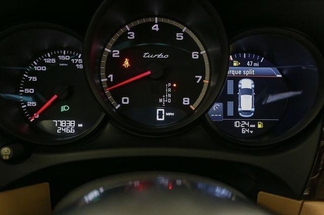 Used 2018 Porsche Macan Turbo image 38