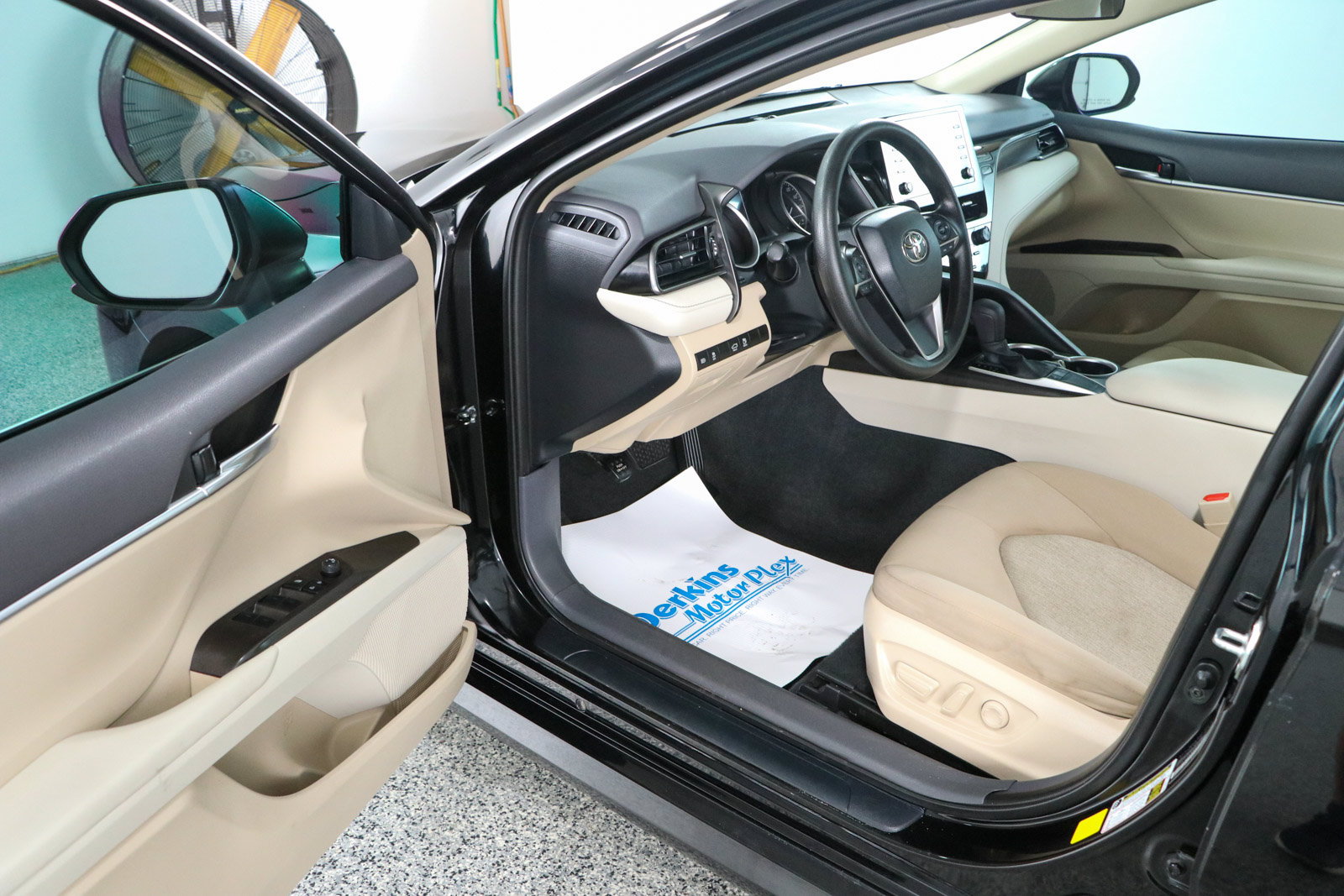 Used 2023 Toyota Camry LE FWD image 3