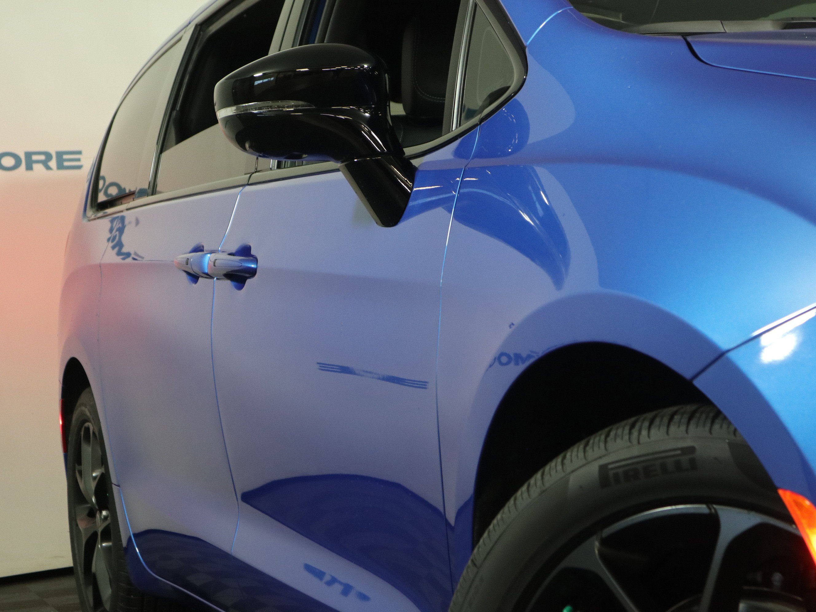 New 2026 Chrysler Pacifica Limited w/ S Appearance Package image 3