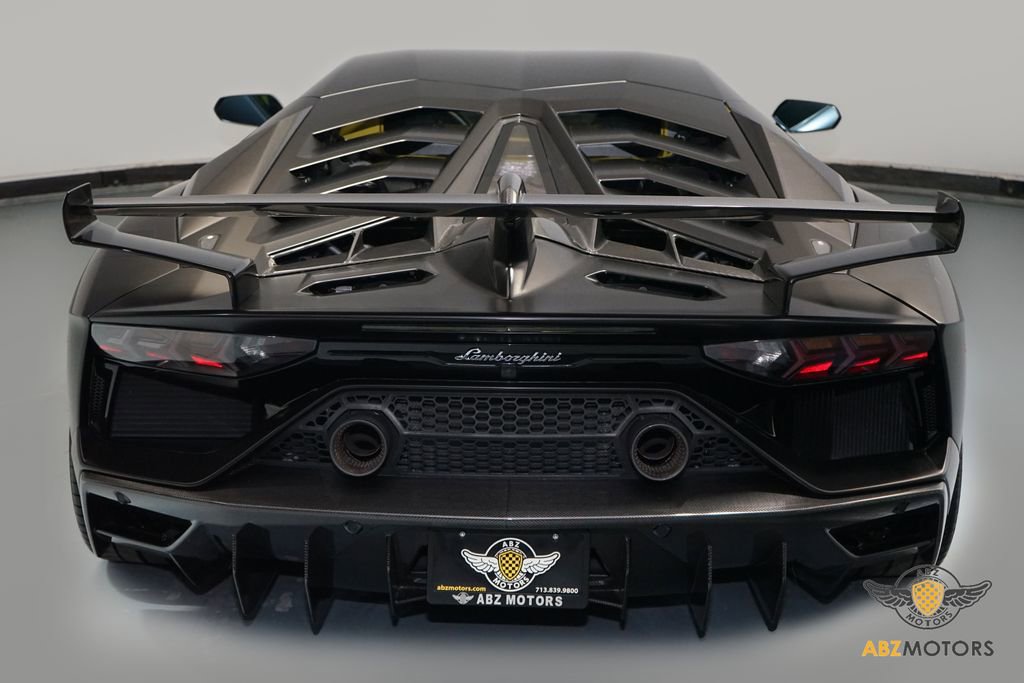 Used 2019 Lamborghini Aventador SVJ image 9