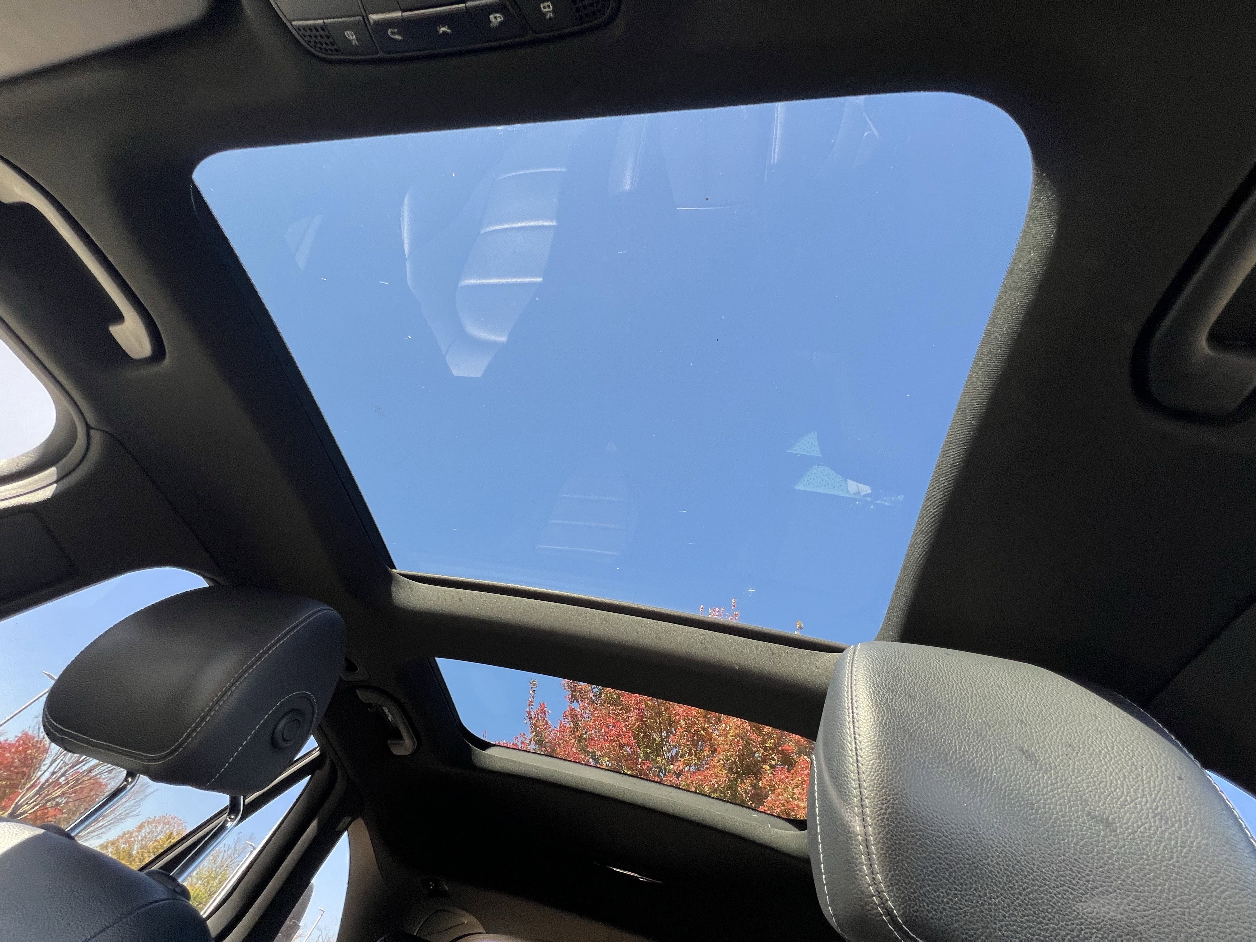 Certified 2019 Mercedes-Benz GLC 300 4MATIC w/ Driver Assistance Package image 28