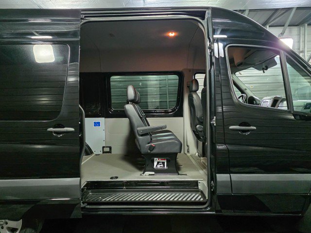 Used 2017 Mercedes-Benz Sprinter 2500 image 10