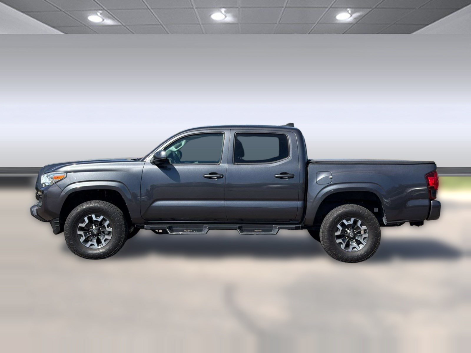 Used 2020 Toyota Tacoma SR AWD/4WD image 2