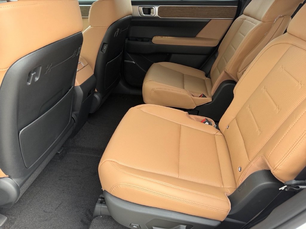 New 2027 Hyundai Santa Fe Limited FWD image 18