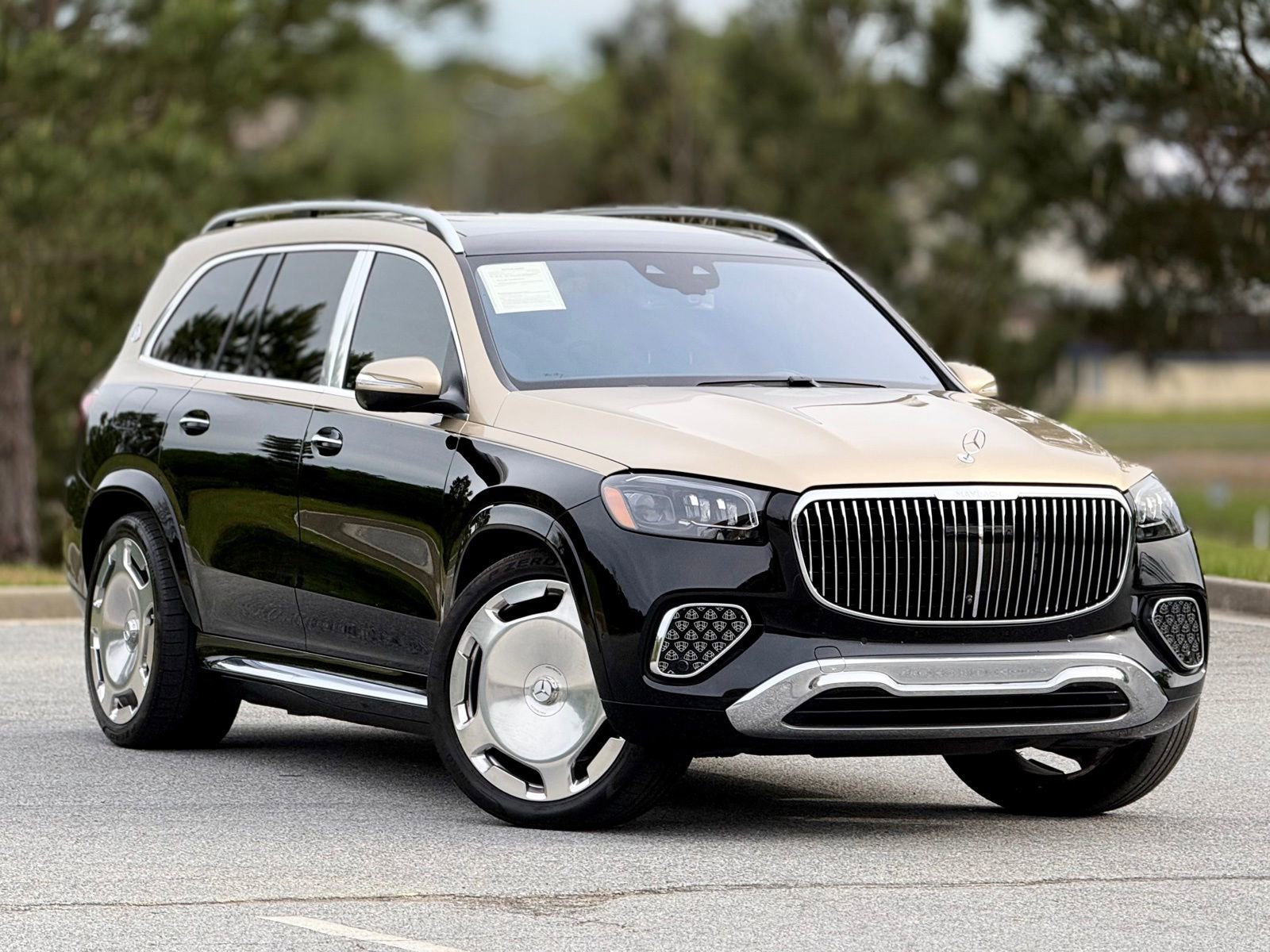 Used 2024 Mercedes-Benz Maybach GLS 600 4MATIC image 13