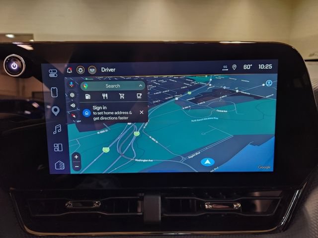 Certified 2025 Chevrolet Equinox RS AWD/4WD image 17