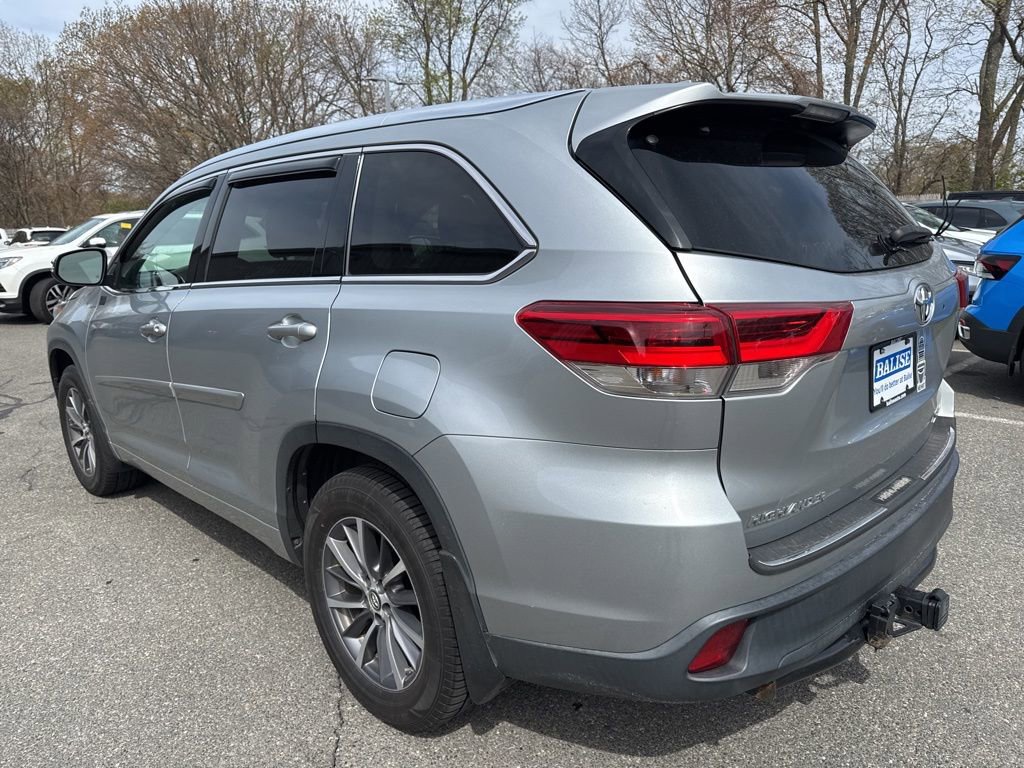Used 2018 Toyota Highlander XLE AWD/4WD image 8