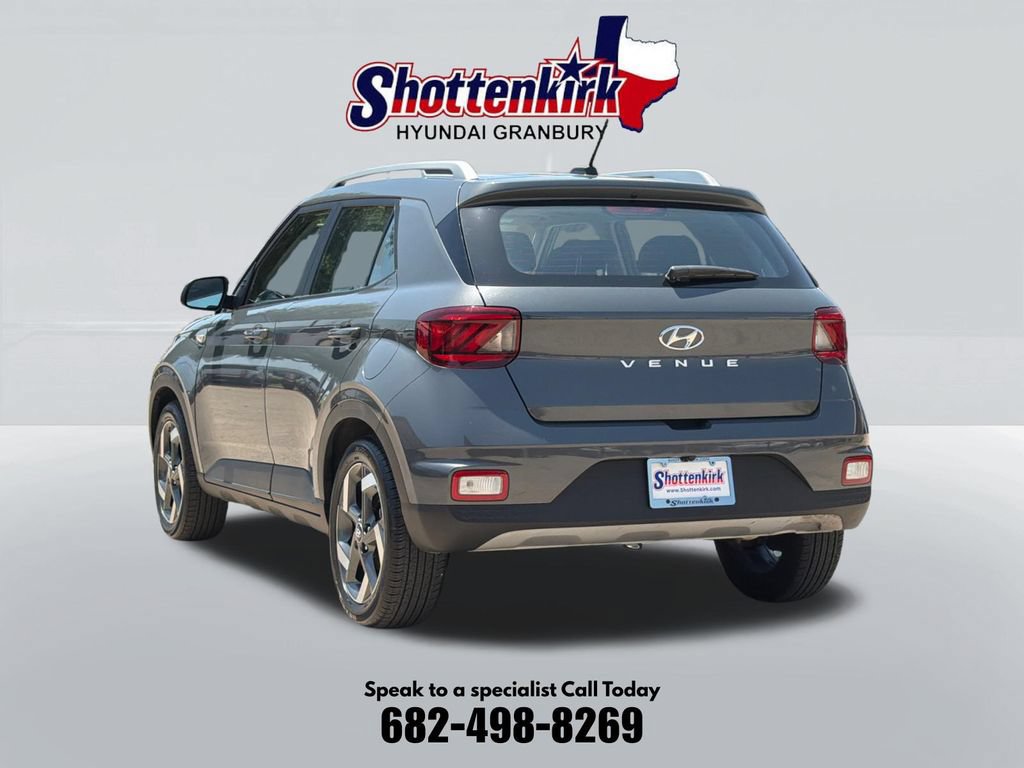 Used 2026 Hyundai Venue SEL FWD image 8