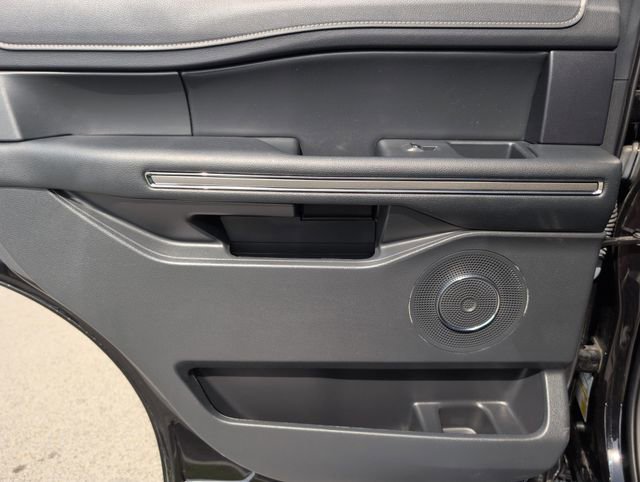 Used 2023 Ford Expedition XLT image 33
