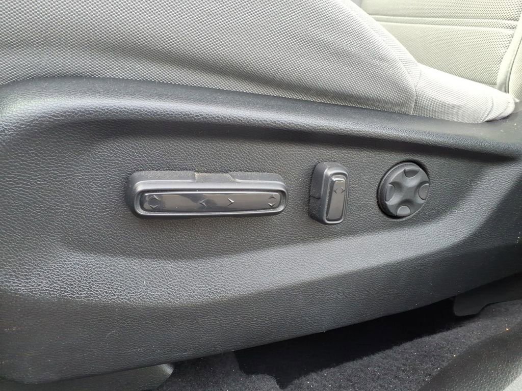Used 2018 Honda CR-V EX image 5