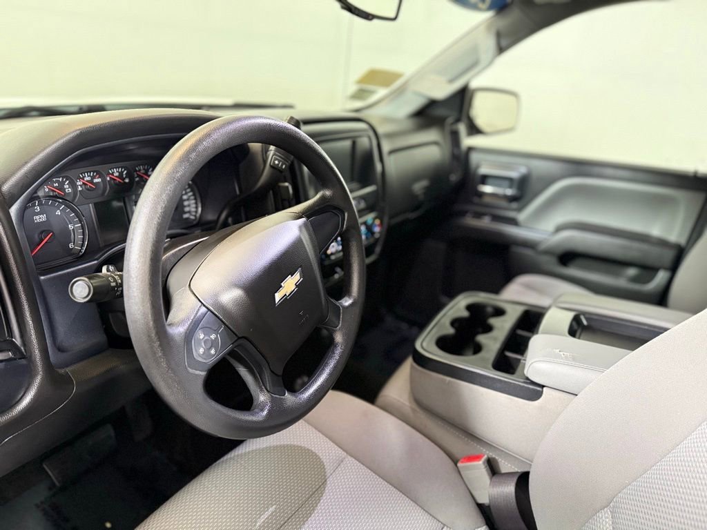 Used 2018 Chevrolet Silverado 1500 Custom w/ Custom Convenience Package image 17